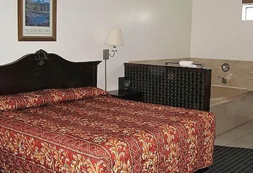 Jamestown Railtown Motel