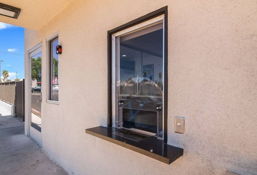 Motel 6moreno Valley, Ca  Perris