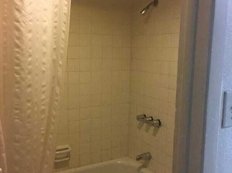 فندق على الطريق Caravan Inn