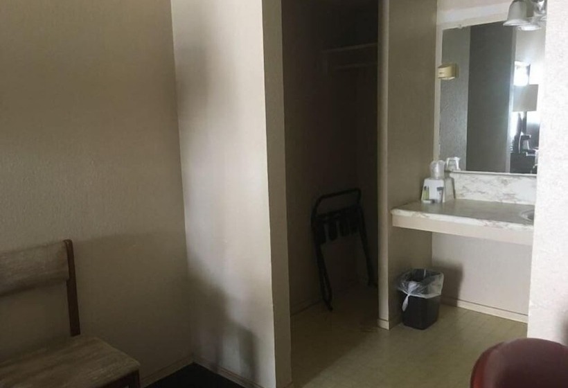 فندق على الطريق Caravan Inn