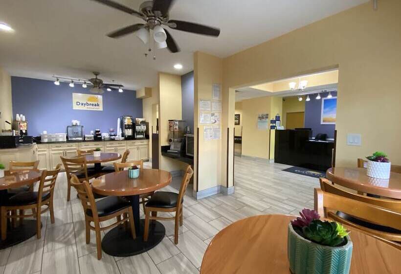 فندق على الطريق Days Inn & Suites By Wyndham Augusta Near Fort Eisenhower