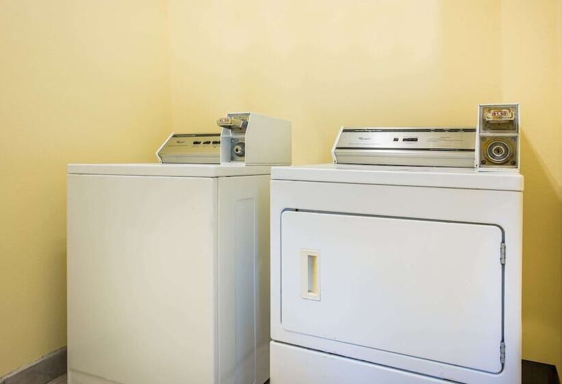 فندق على الطريق Days Inn & Suites By Wyndham Augusta Near Fort Eisenhower