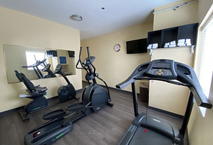 فندق على الطريق Days Inn & Suites By Wyndham Augusta Near Fort Eisenhower