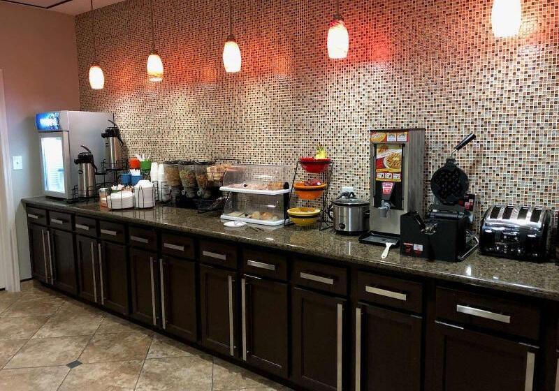 فندق على الطريق Executive Inn & Suites Joaquin