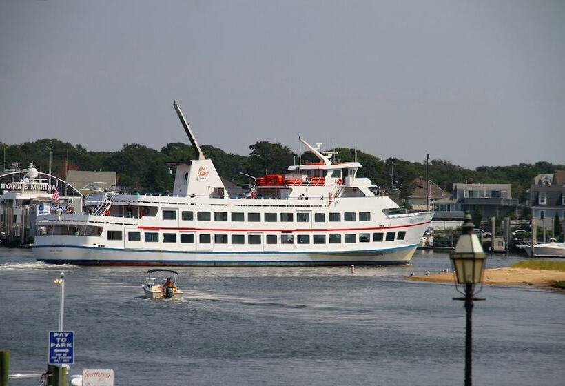 모텔 Ocean Street Inn On Hyannis Harbor