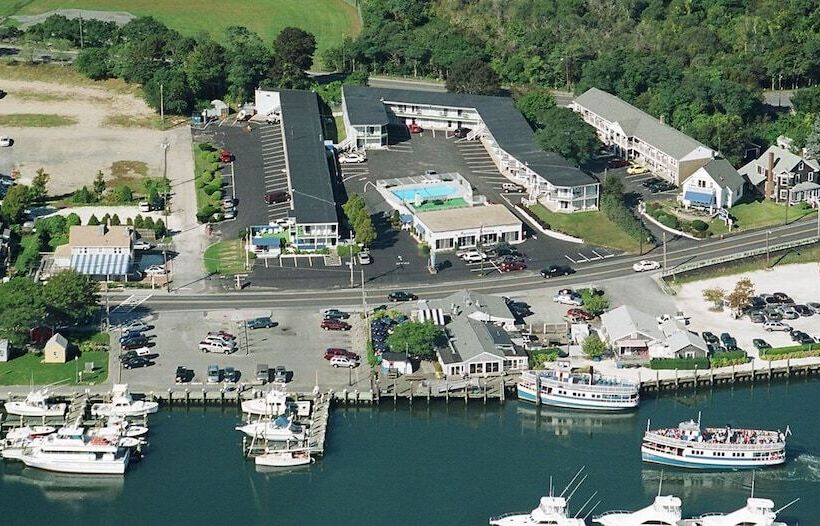 모텔 Ocean Street Inn On Hyannis Harbor