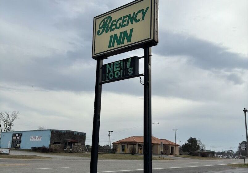 فندق على الطريق Regency Inn Bald Knob