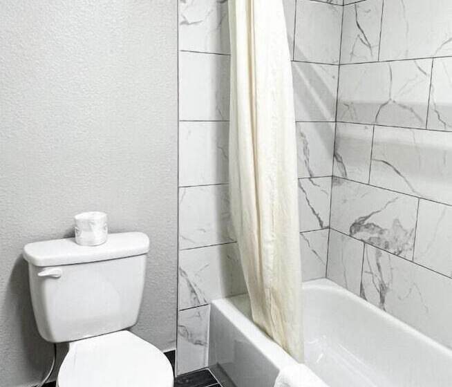 فندق على الطريق Regency Inn Bald Knob