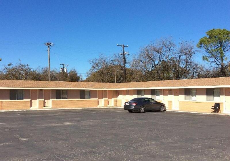 فندق على الطريق Regency Inn Comanche