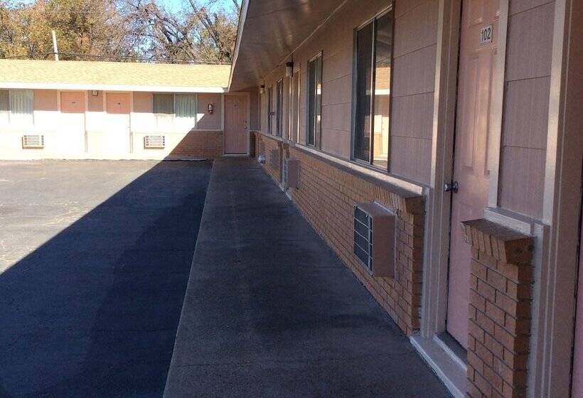 فندق على الطريق Regency Inn Comanche