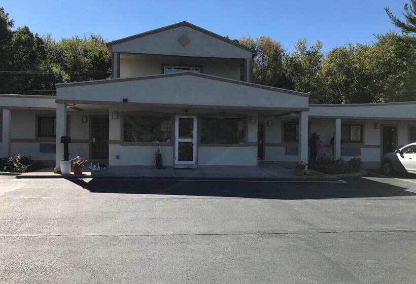 فندق على الطريق Skyview Motor Inn