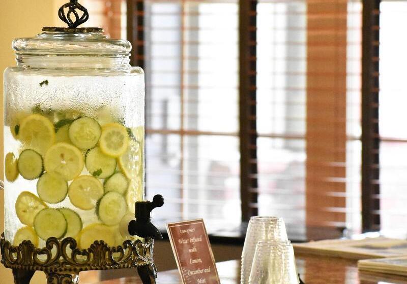 Курорт The Inlet Sports Lodge