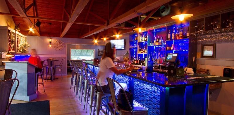 Курорт The Inlet Sports Lodge