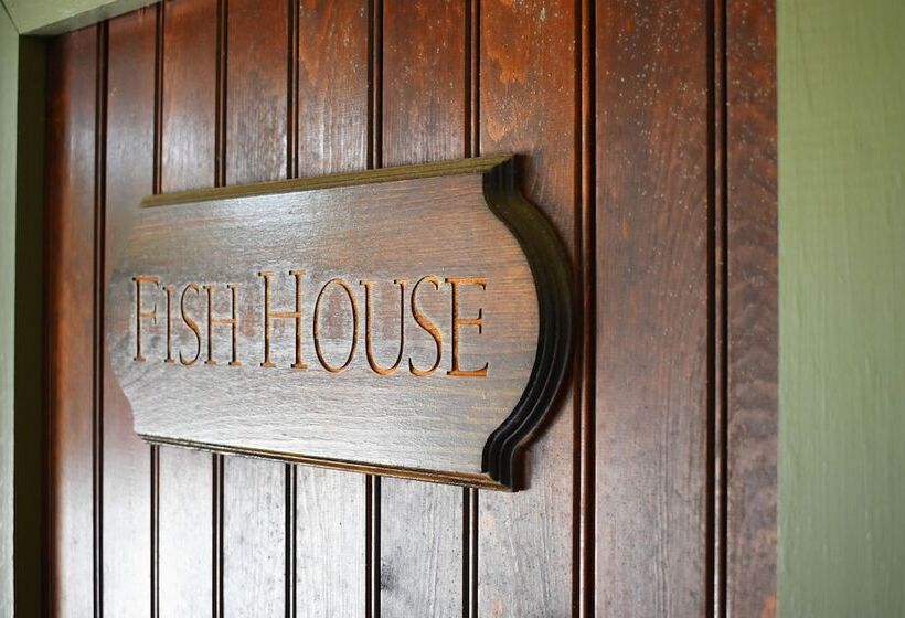 Курорт The Inlet Sports Lodge