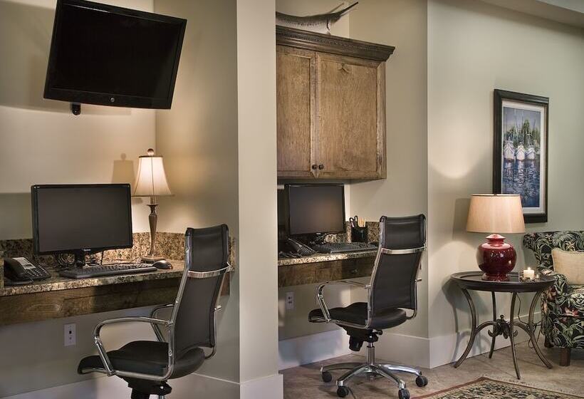 Курорт The Inlet Sports Lodge