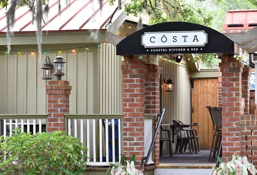 Курорт The Inlet Sports Lodge