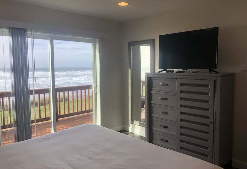 Sailor Jack Oceanfront Motel