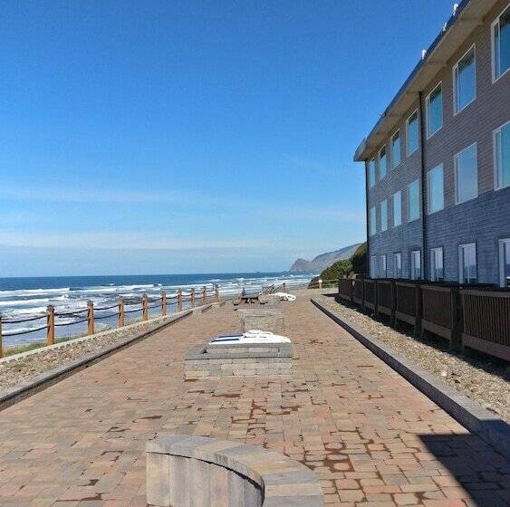 Sailor Jack Oceanfront Motel