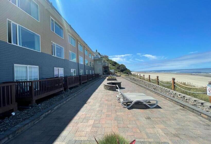 Sailor Jack Oceanfront Motel