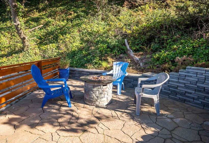 Sailor Jack Oceanfront Motel