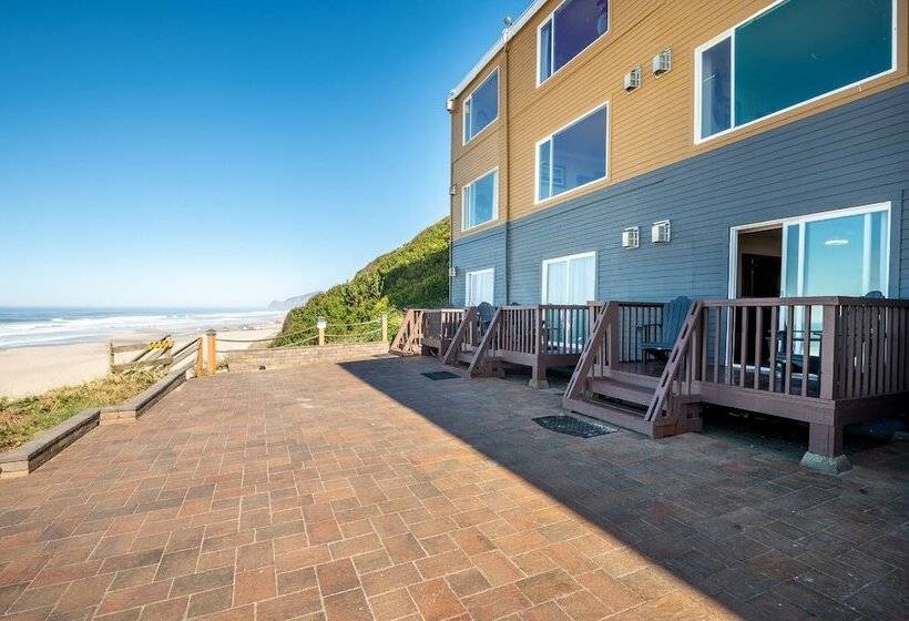 Sailor Jack Oceanfront Motel