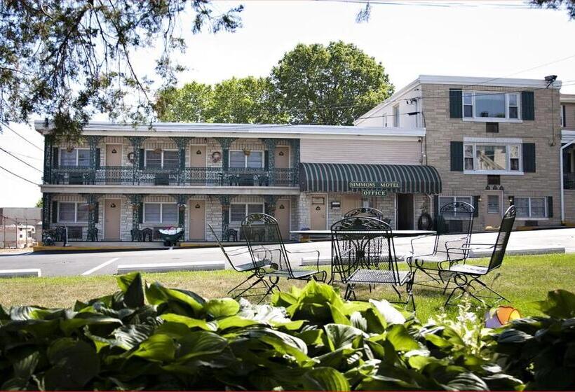 Simmons Motel And Suites