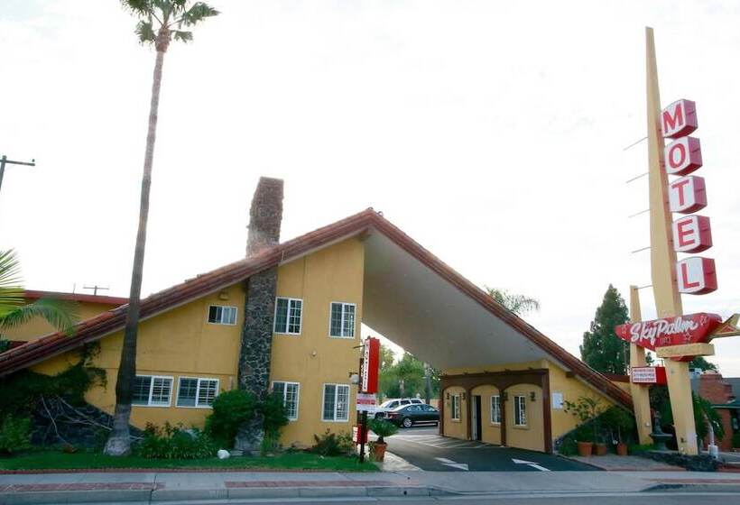 Sky Palm Motel