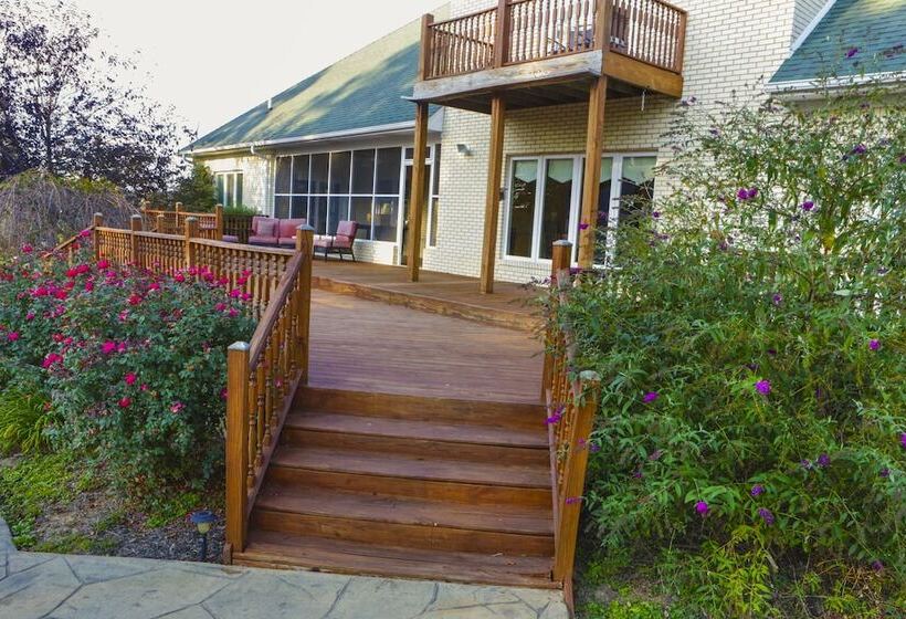 Southern Grace Bed & Breakfast