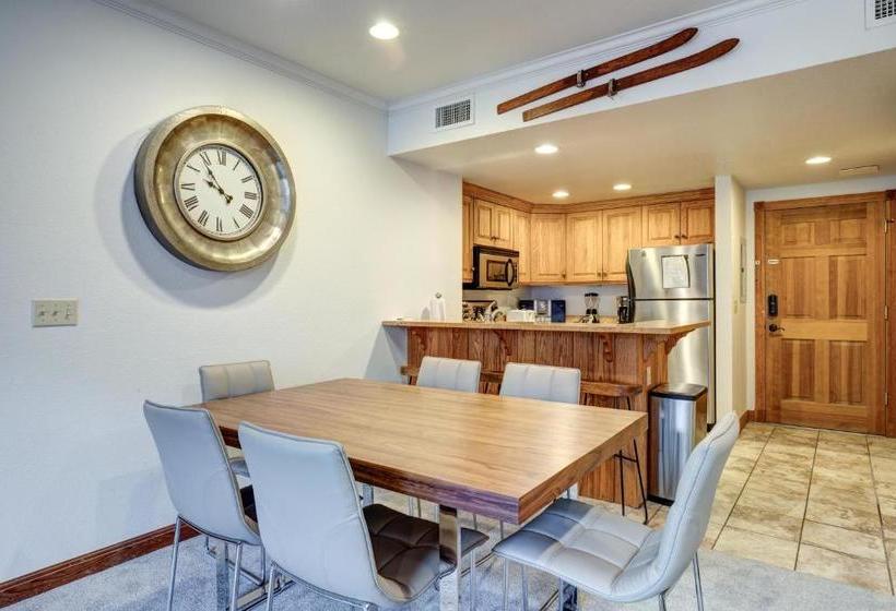 Town Lift 2c On Main Street