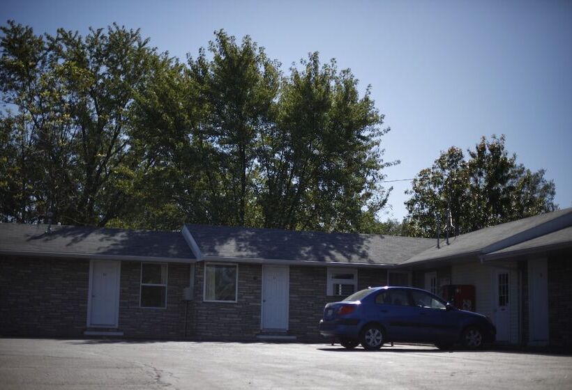 Travelier Motel   Macon