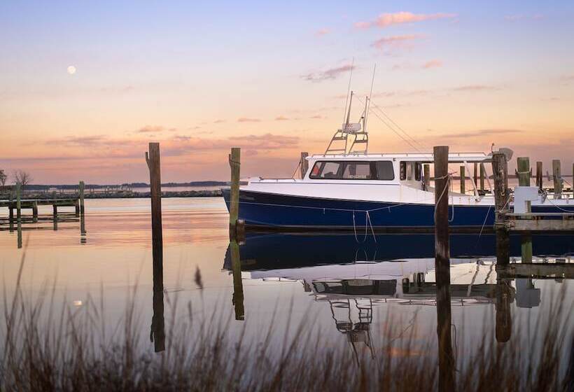 Wylder Hotel   Tilghman Island
