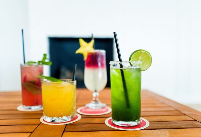 Wylder Hotel   Tilghman Island