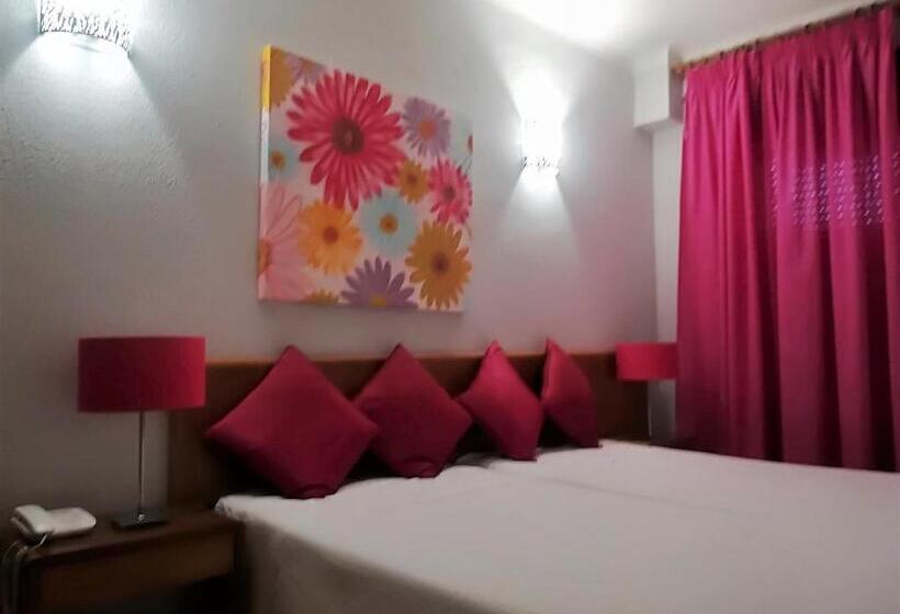 Apartamentos Turisticos Lindomar