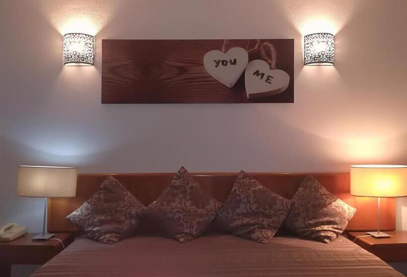 Apartamentos Turisticos Lindomar