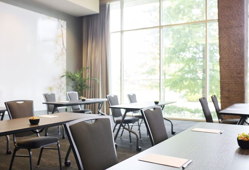 Archer Hotel Falls Church