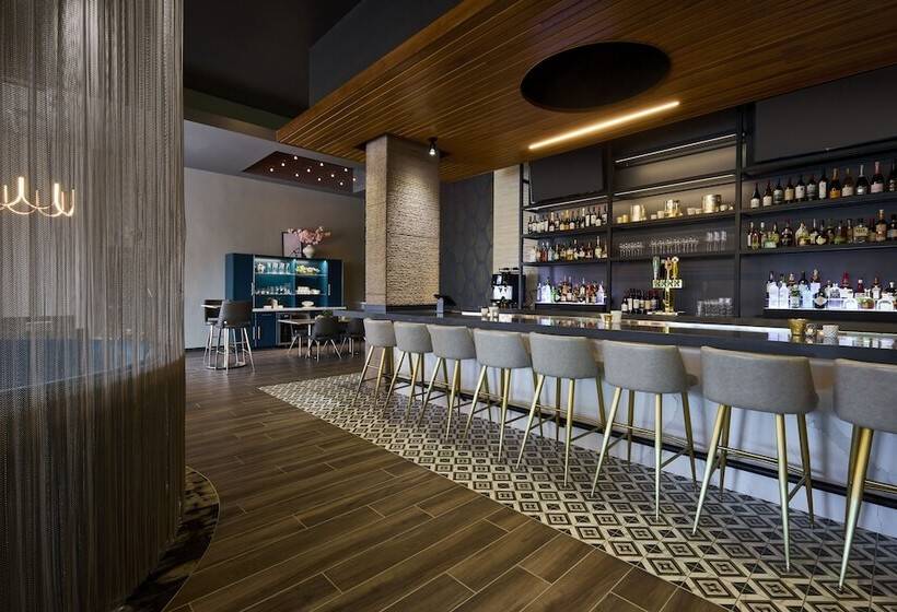 Archer Hotel Falls Church