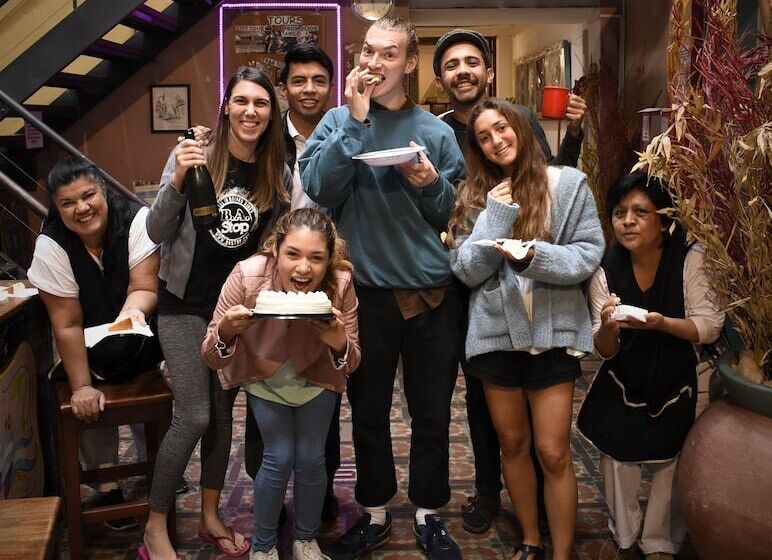 هاستل Ba Stop Hotel House