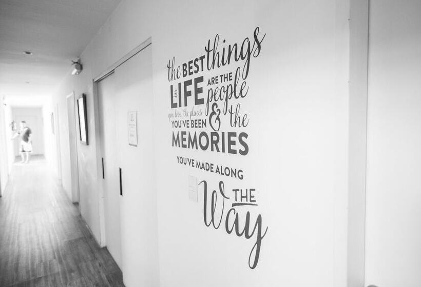 هاستل Ba Stop Hotel House