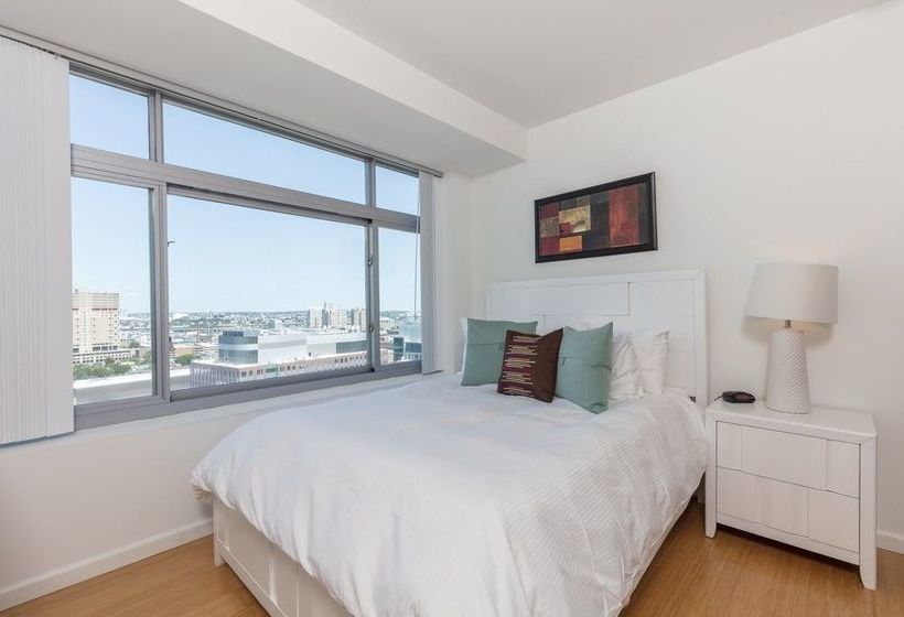 Global Luxury Suites At Kendall West