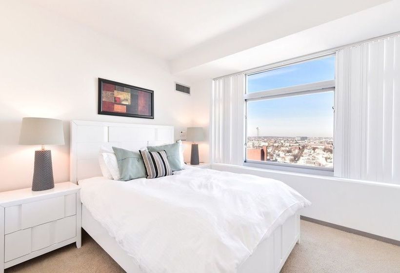 Global Luxury Suites At Kendall West