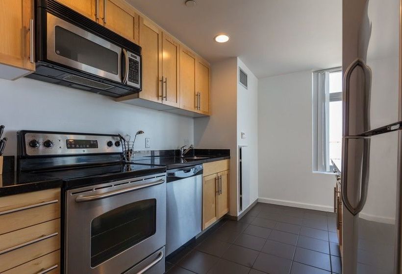 Global Luxury Suites At Kendall West