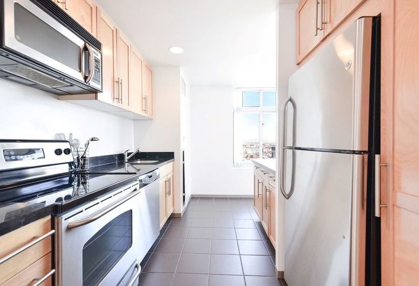 Global Luxury Suites At Kendall West