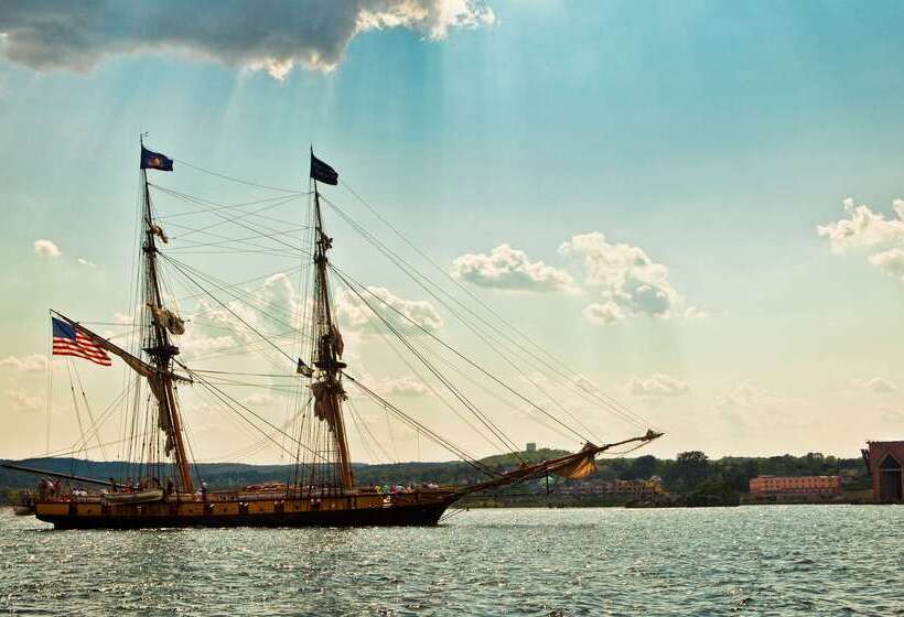 Hampton Inn Marquette/waterfront