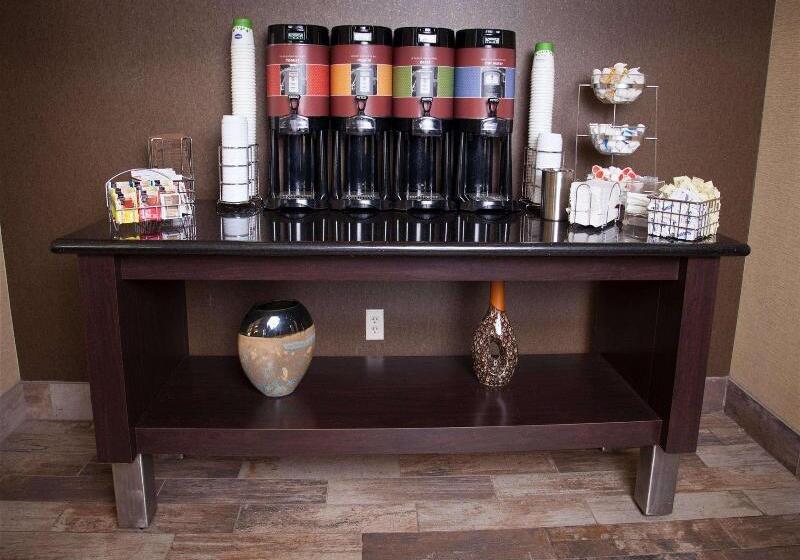 Hampton Inn & Suites Dickinson