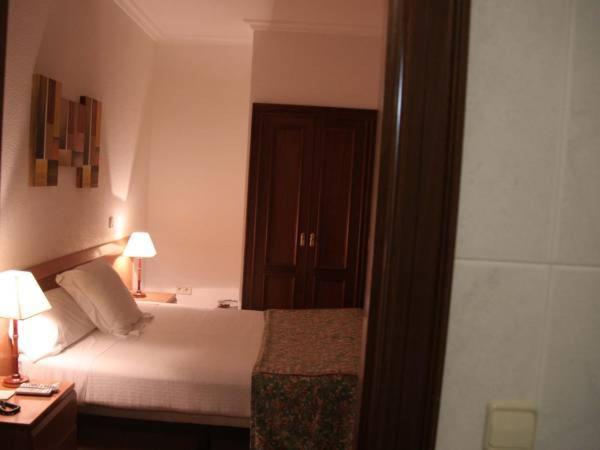 Hostal Gran Via Levante