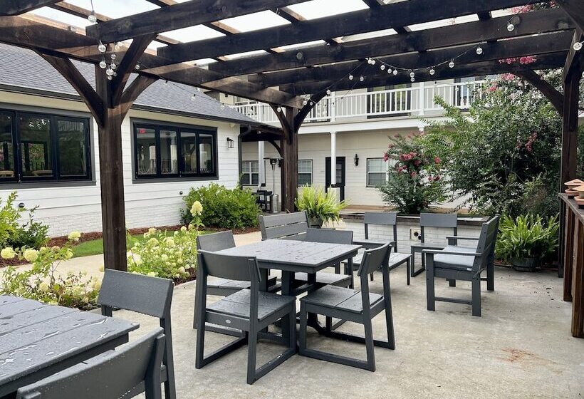 27 On Park Boutique Hotel & Venue