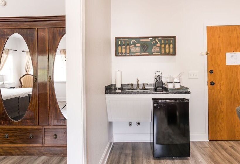 27 On Park Boutique Hotel & Venue