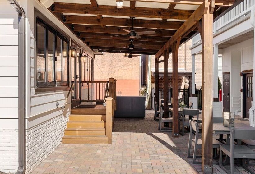 27 On Park Boutique Hotel & Venue