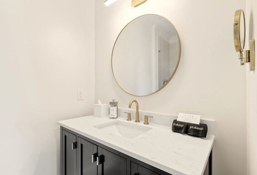 27 On Park Boutique Hotel & Venue