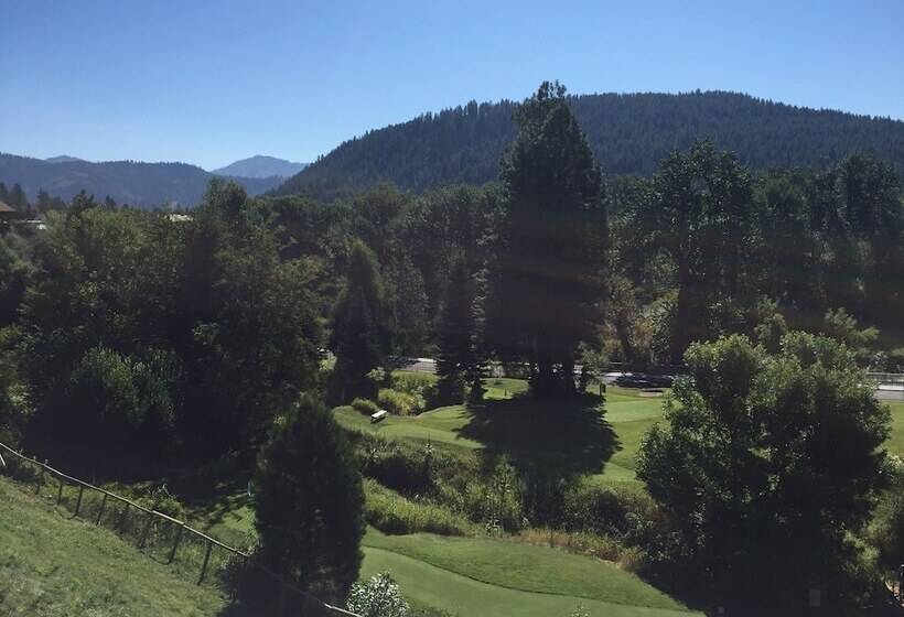 酒店 Alpine Rivers Inn